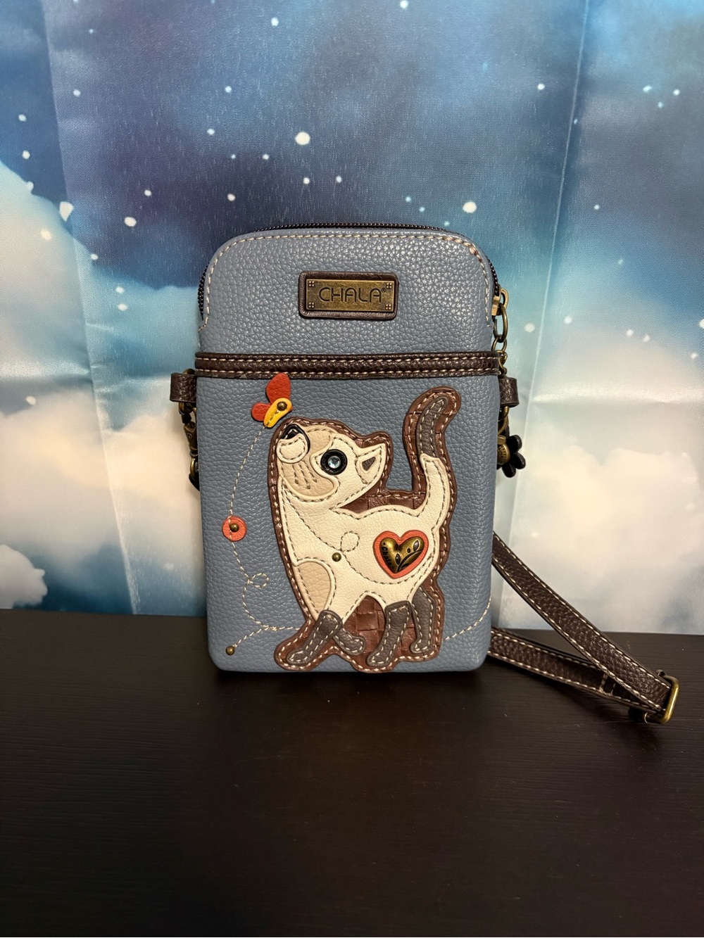 Chala Cat cellphone crossbody purse Vegan Leather with 2 adjustable straps. EUC